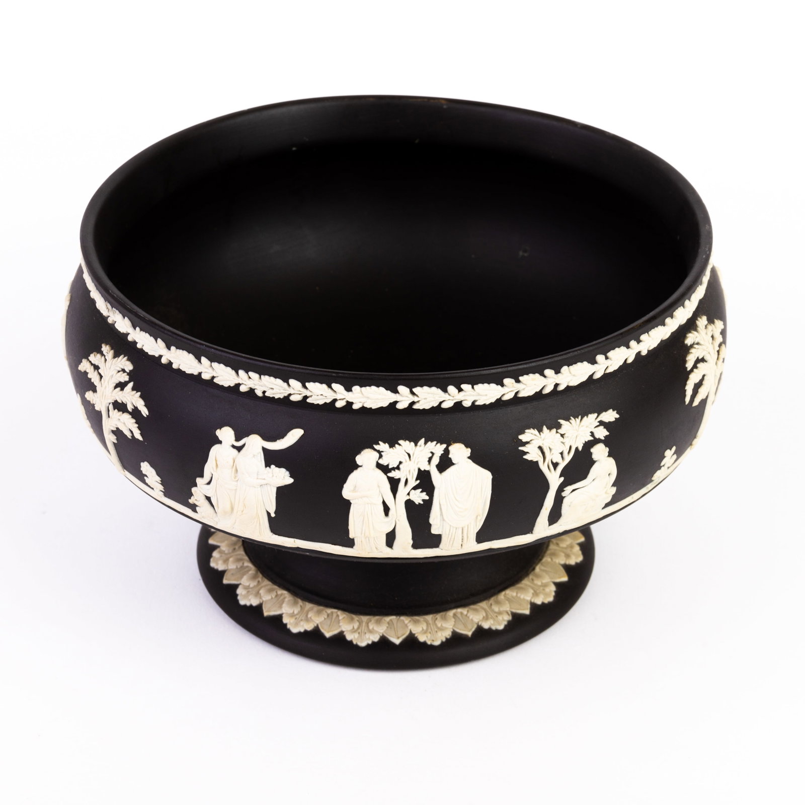 Wedgwood Black Basalt Neoclassical Comport Centrepiece: DIMENSIONS APPROX 22x22x13CM.