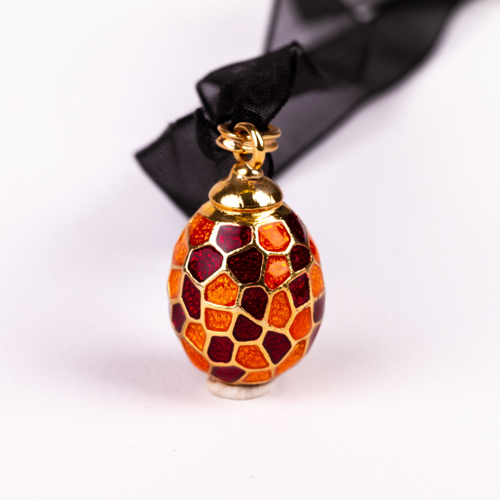 House of Faberge Enamel Egg Pendant Necklace: DIMENSIONS APPROX 2x2x3.5CM.