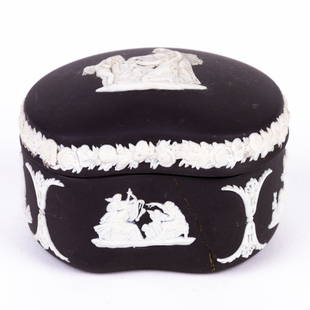 Wedgwood Black Basalt Neoclassical Lidded Trinket Box: DIMENSIONS APPROX 4.5x7x6.5CM.