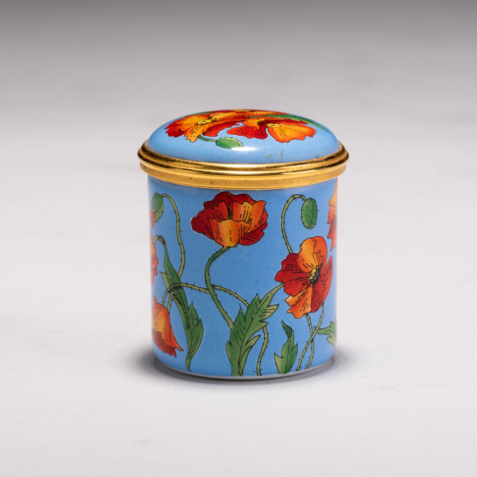 Fine Enamel Porcelain Pillbox by Halcyon Days: MEASURING APPROX 3.5CM TALL X 2.7CM.