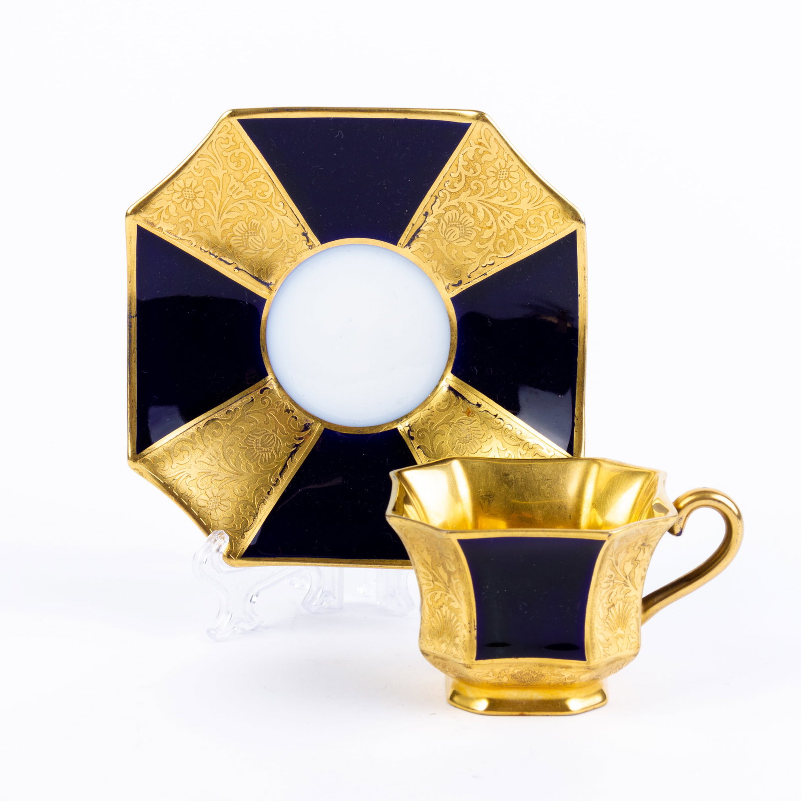 Rosenthal Art Deco Bavarian Gilt Porcelain Teacup & Saucer: DIMENSIONS APPROX 10x10x5CM.