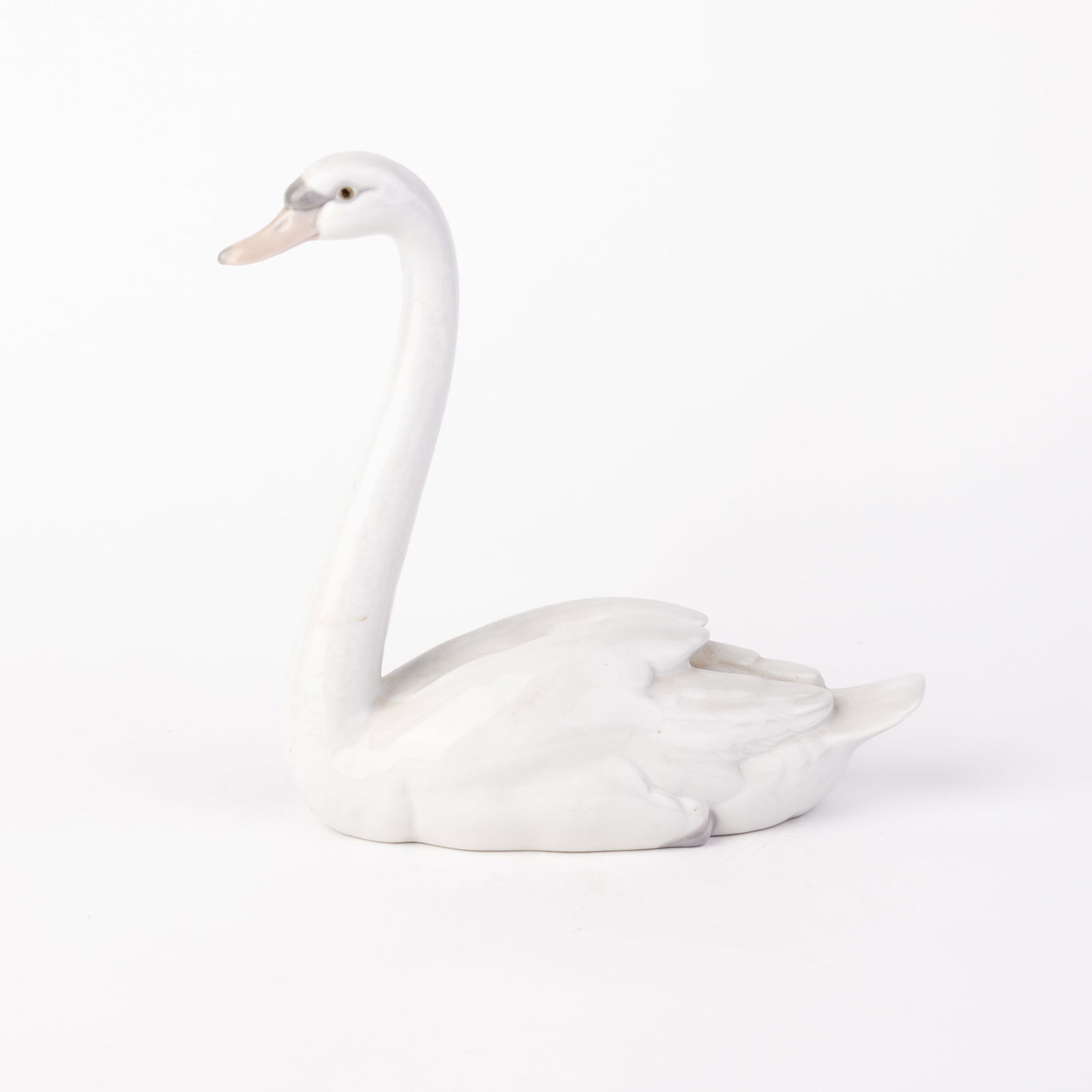 Lladro Fine Porcelain Swan Figure (1 of 5)
