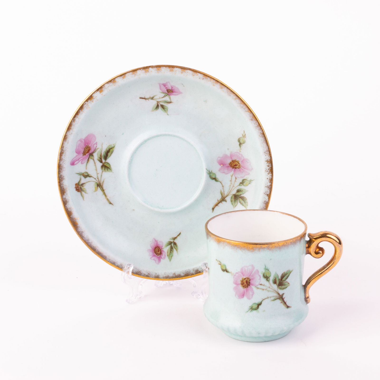 24KT Gold Porcelain Roses Cabinet Teacup & Saucer (1 of 7)