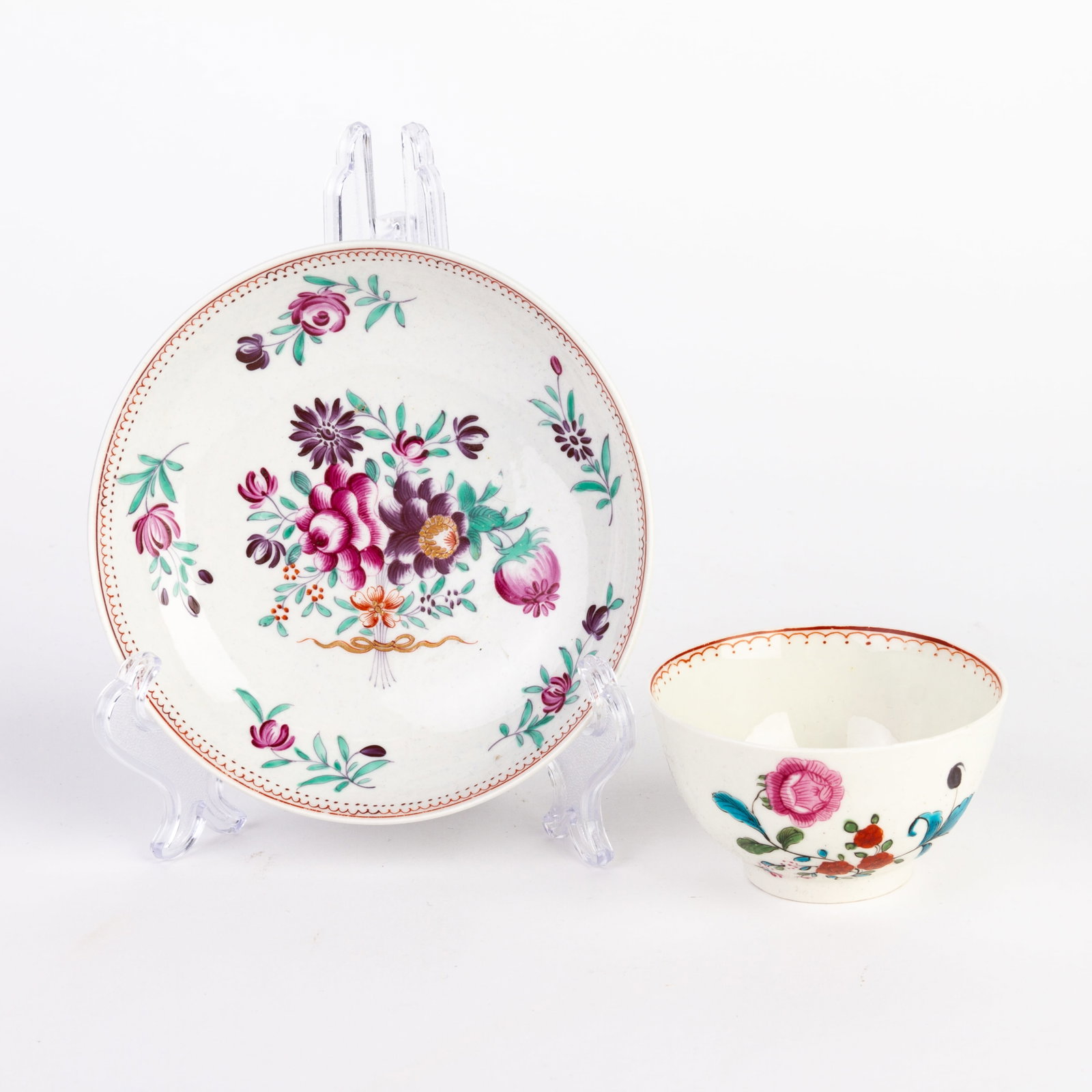 George III 18th Century Porcelain Tea Bowl: DIMENSIONS APPROX 12.5x12.5x5CM.