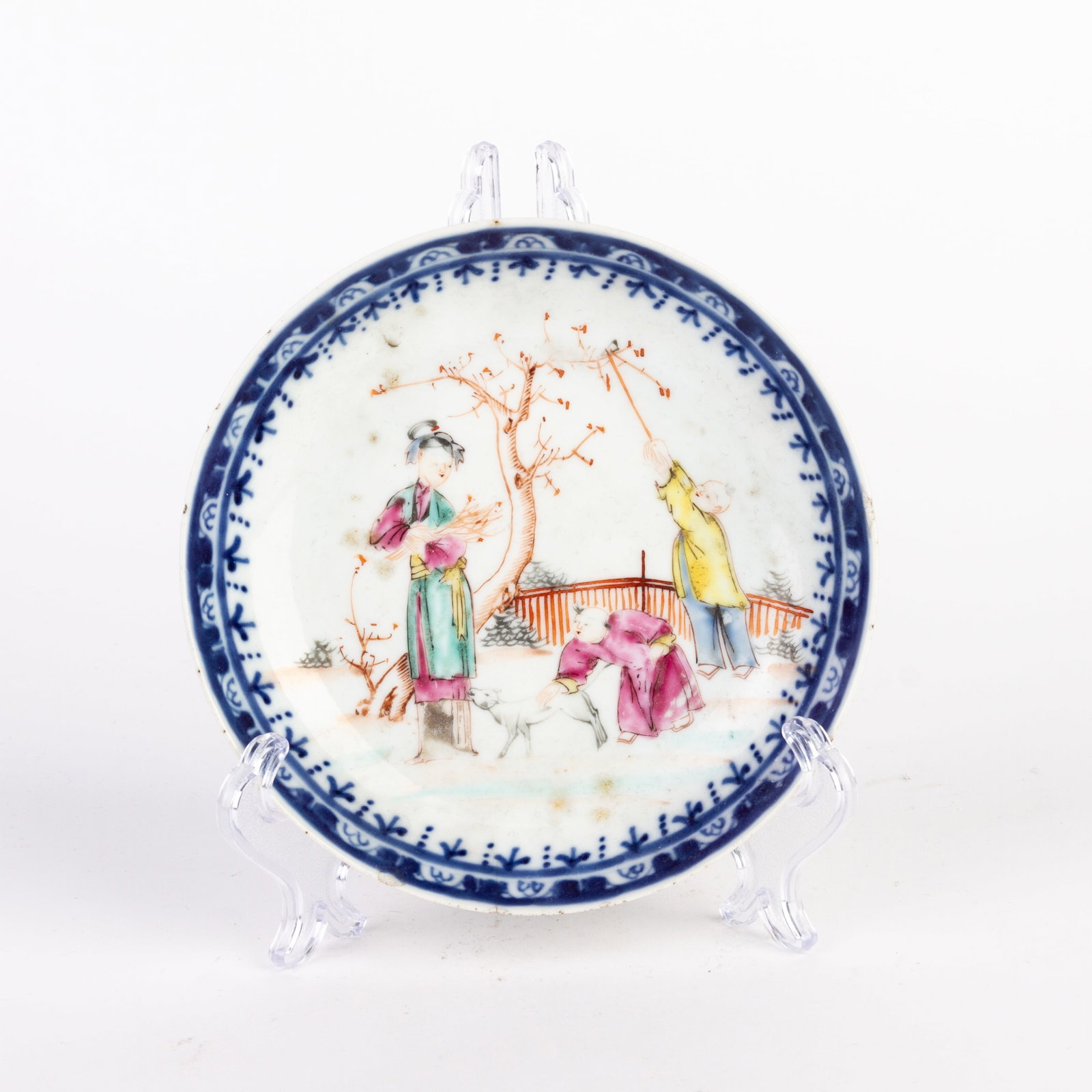 George III 18th Century Porcelain Tea Saucer: DIMENSIONS APPROX 13.5x13.5x2.5CM.
