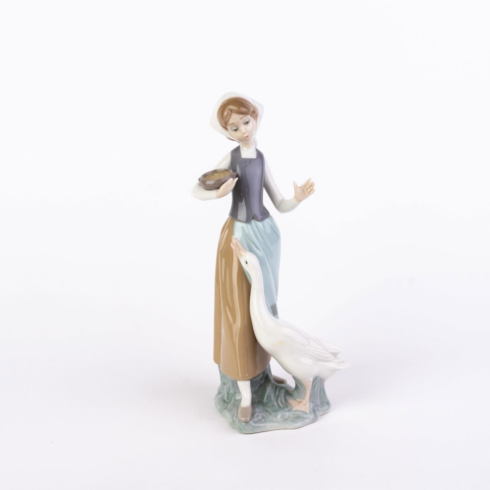 Lladro Fine Porcelain Sculpture "Girl with Duck" 1052 (1 of 5)
