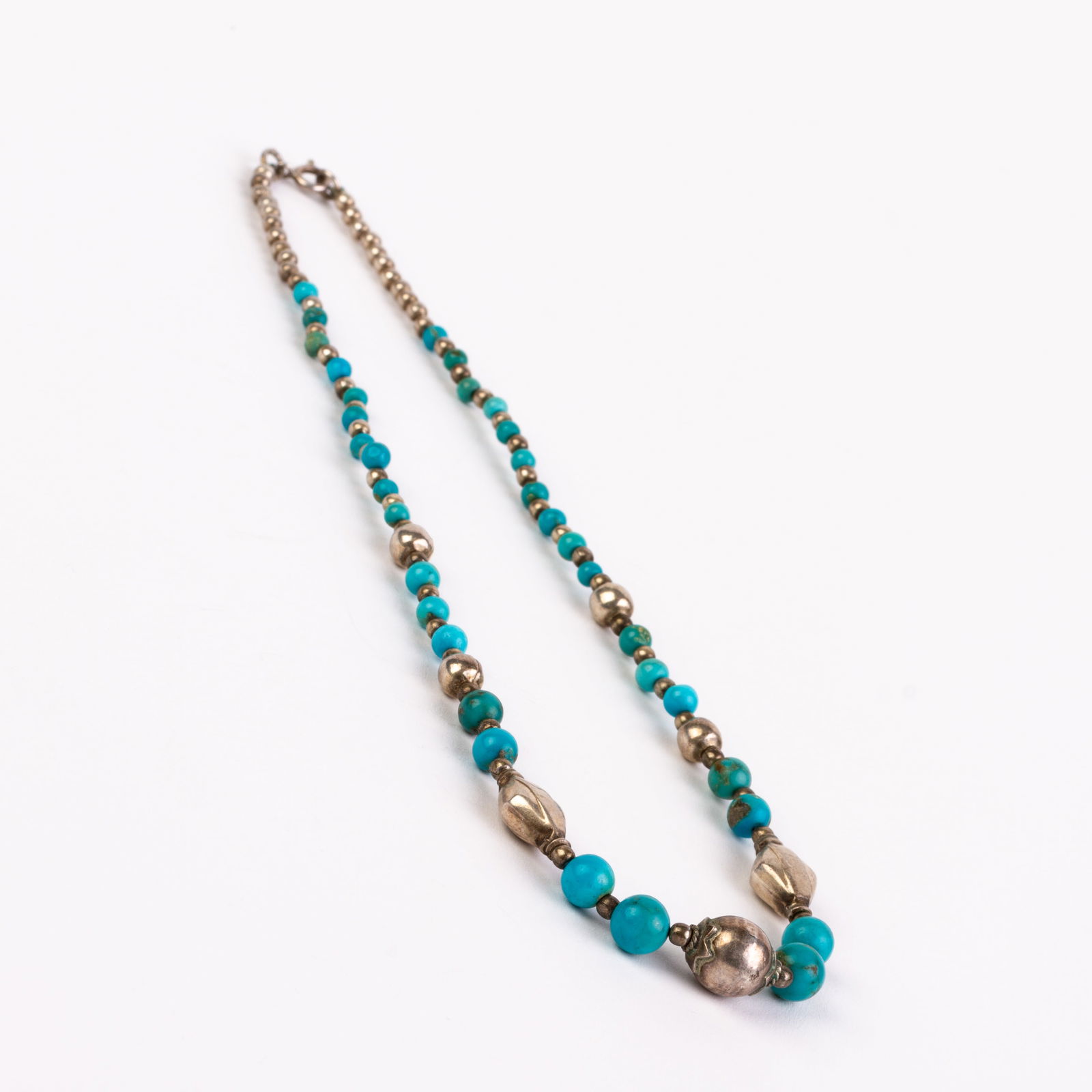 Navajo Native American Natural Turquoise Sterling Silver Necklace: DIMENSIONS APPROX 43x0.5x0.5CM.