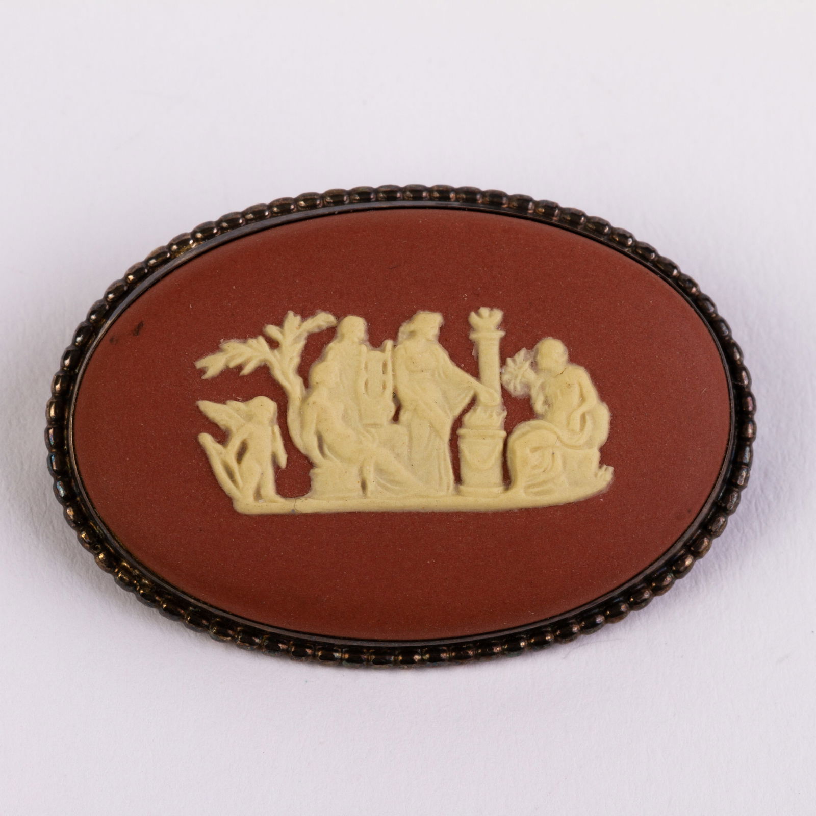 Wedgwood Pink Jasperware Neoclassical Brooch: DIMENSIONS APPROX 4.5x2.5x1CM