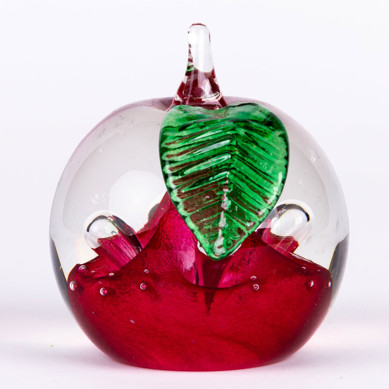 Caithness Scottish Glass Designer Apple Paperweight: DIMENSIONS APPROX 9.5x7.5x7.5CM.