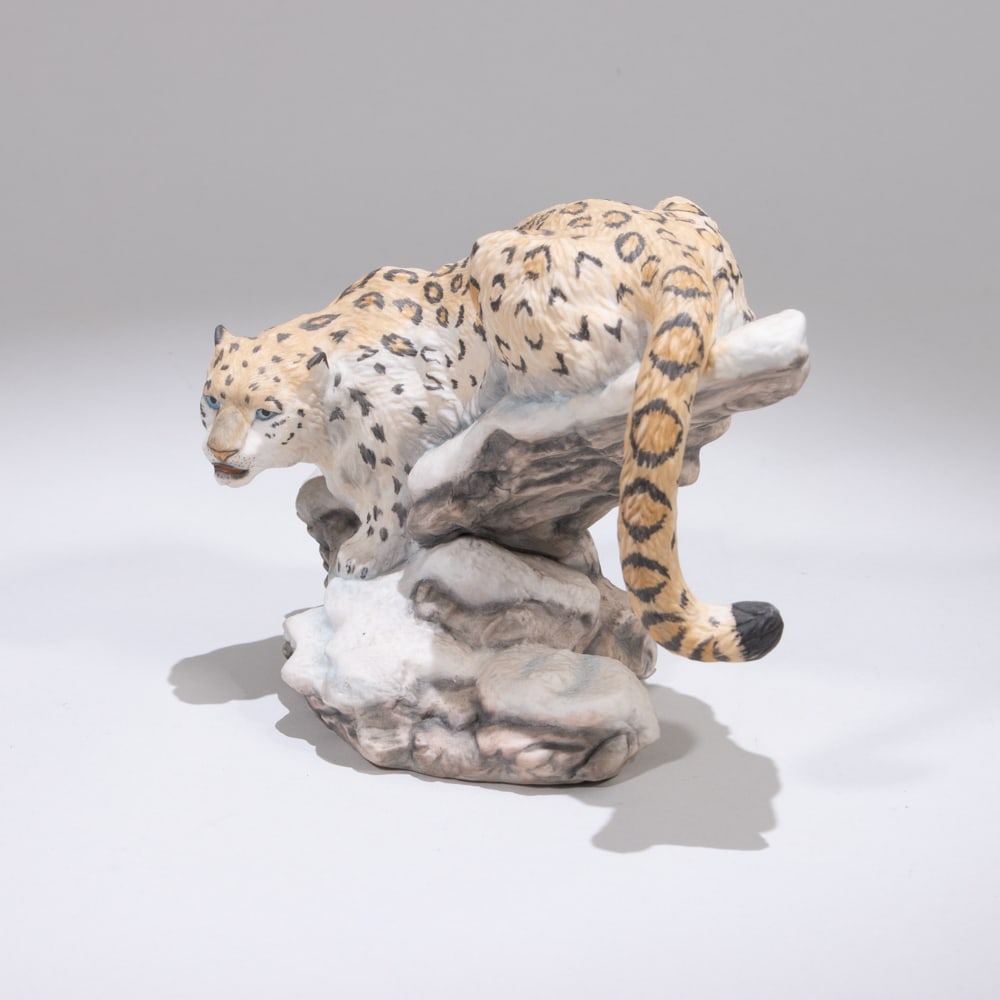 Franklin Mint Fine Porcelain Figure Snow Leopard (1 of 2)