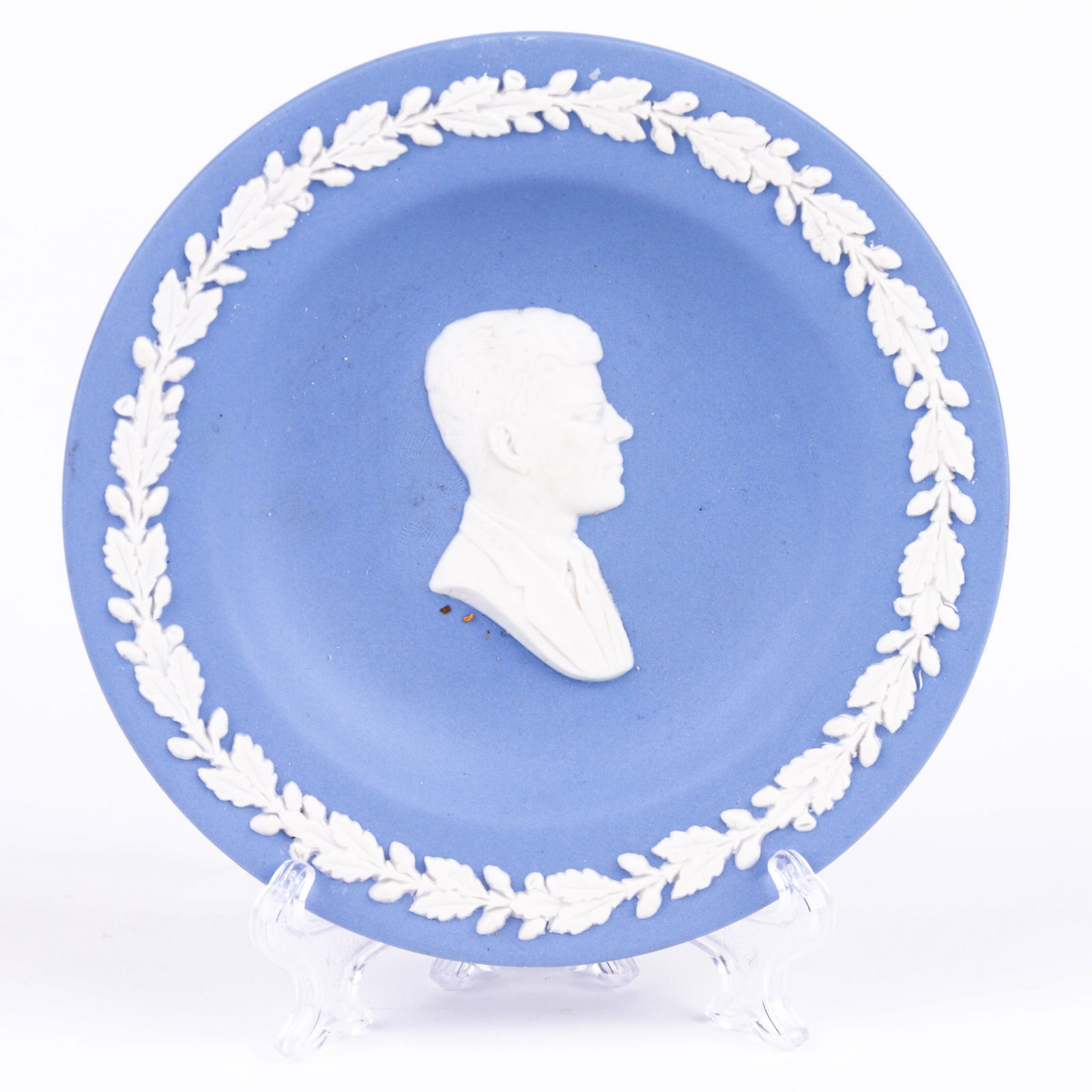 J. F. Kennedy Relief Jasperware Portrait Plate by Wedgwood: DIMENSIONS APPROX 11x11x2CM.