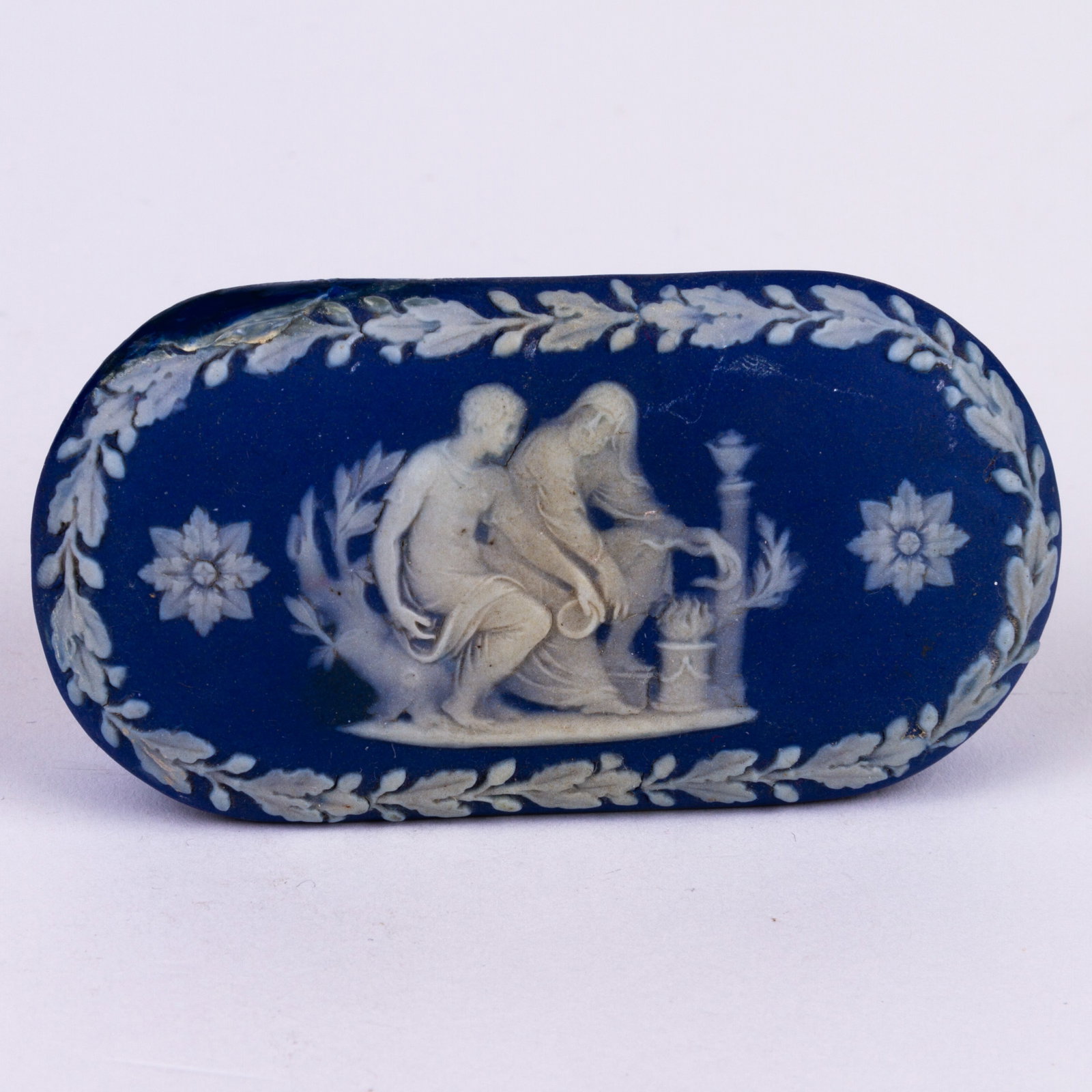 Wedgwood Portland Blue Neoclassical Trinket Box: DIMENSIONS APPROX 2X9.5X5CM.