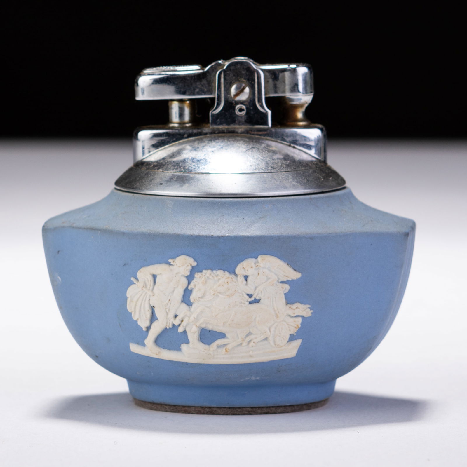 Wedgwood Jasperware Neoclassical Ronson Cigarette Lighter (1 of 5)