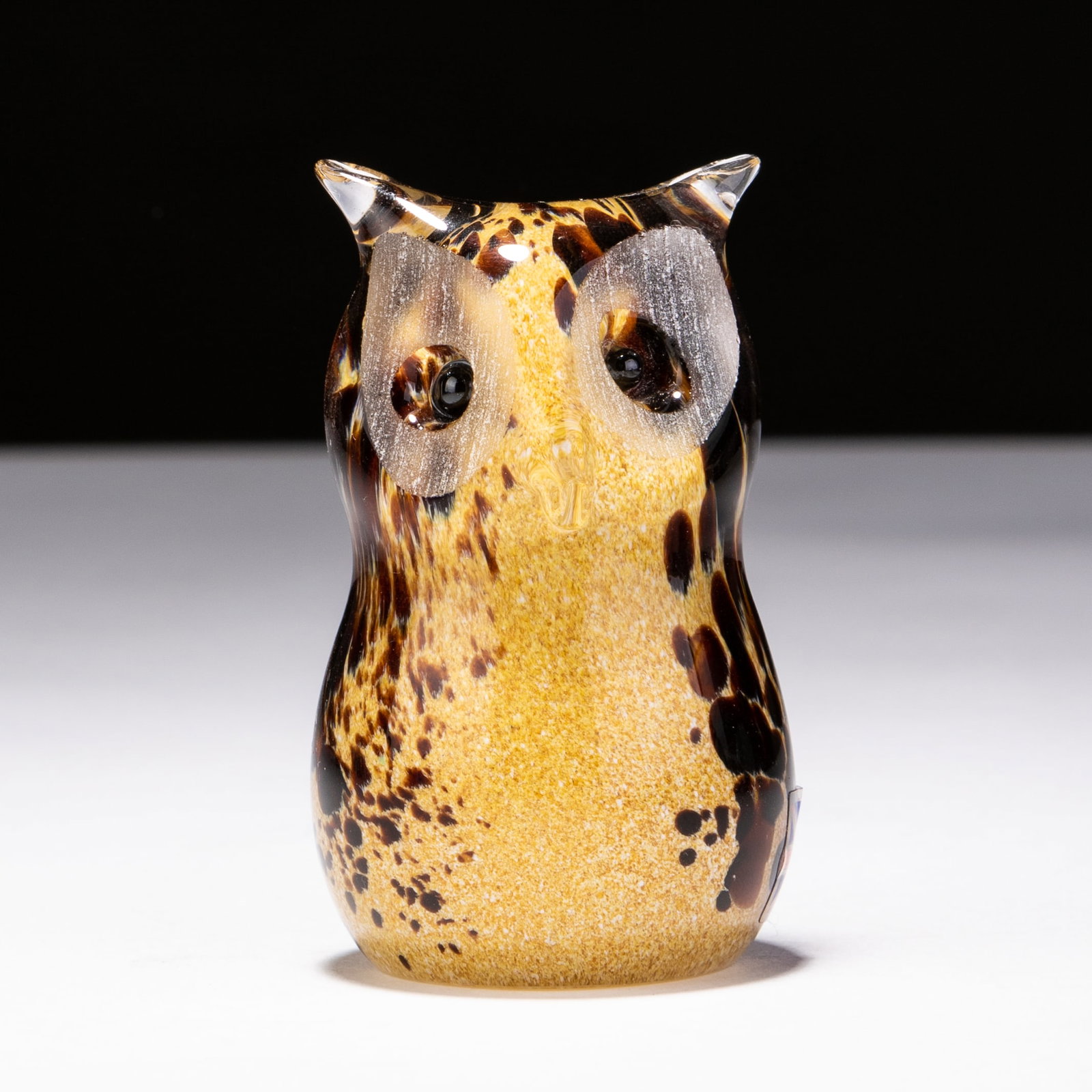 Langham Glass Own Sculpture Signed by Paul Miller: MEASURES APPROX 8 X 4CM.