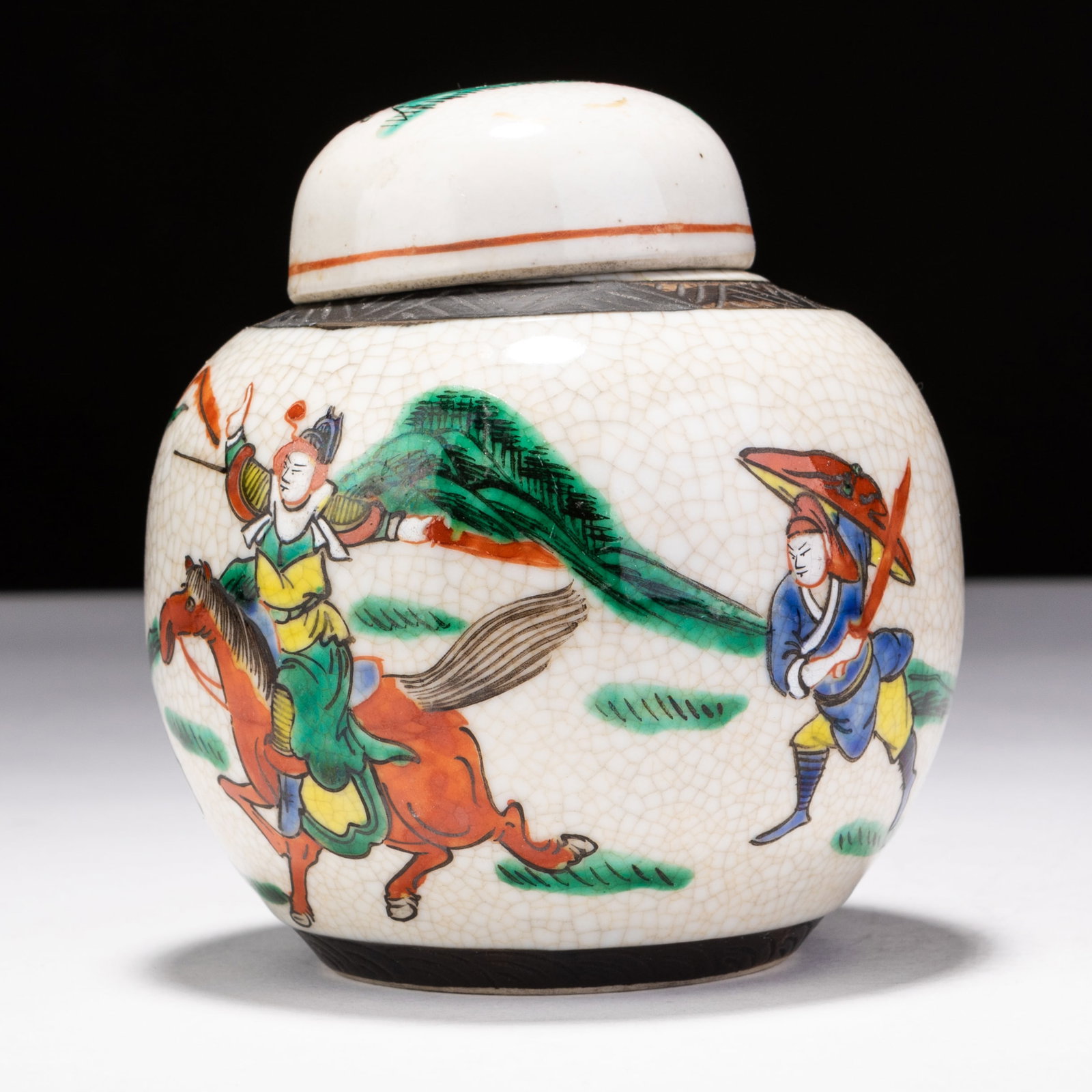 Chinese Nanking Warriors Crackle Glazed Porcelain Ginger Jar: MEASURES APPROX 10.5 X 12CM.