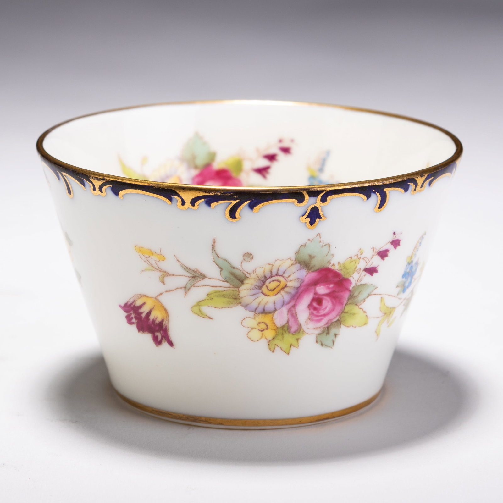 Cauldon Fine Porcelain Art Nouveau Sugar Bowl: MEASURING APPROX 8.5 X 5CM HIGH.