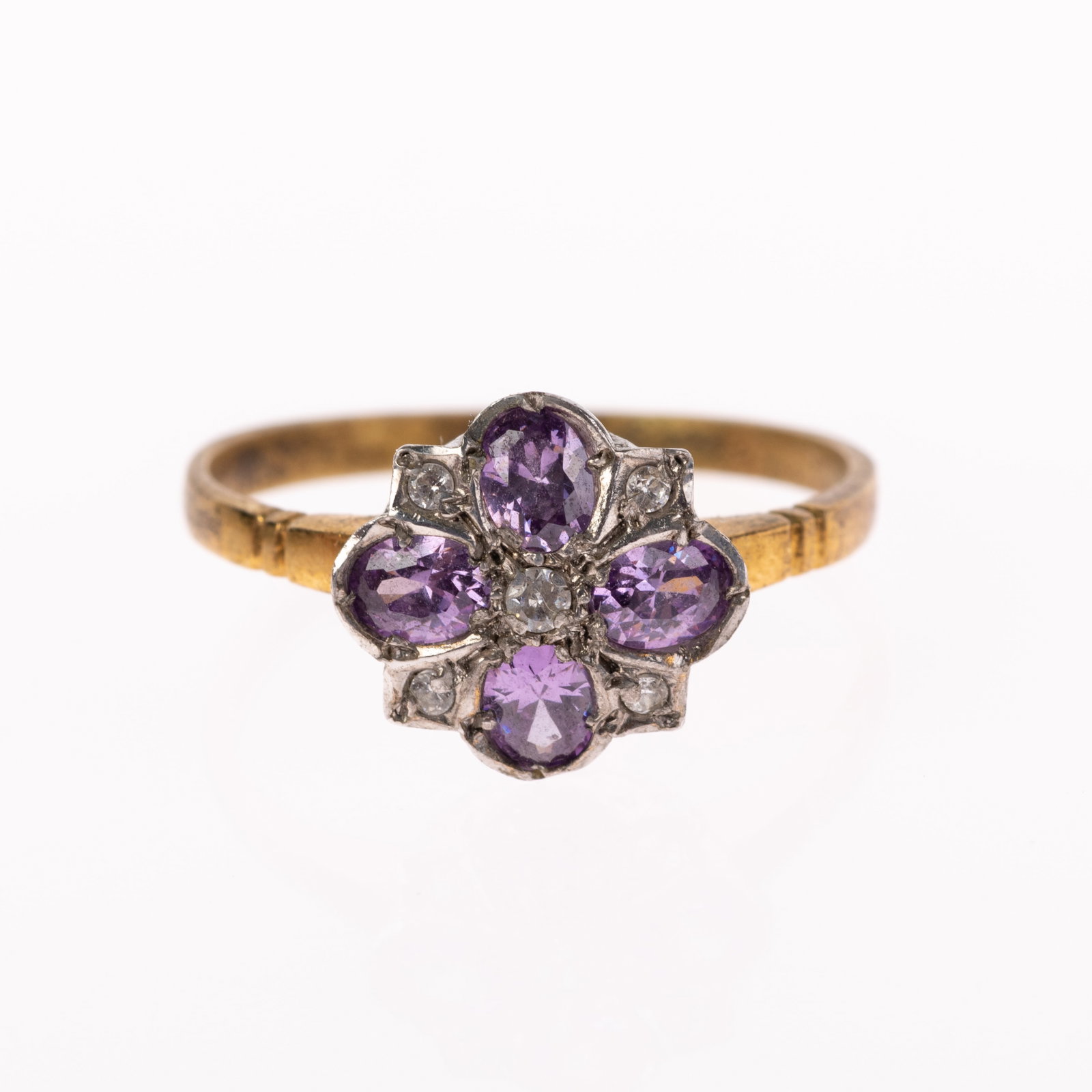 Silver Gilt Synthetic Stone Art Deco Ring: DIMENSIONS APPROX 2.5x2.5x1CM. Potential buyers should note that condition reports are matters of opinion only, they are non-exhaustive and based solely on what can be seen to the naked eye unless oth