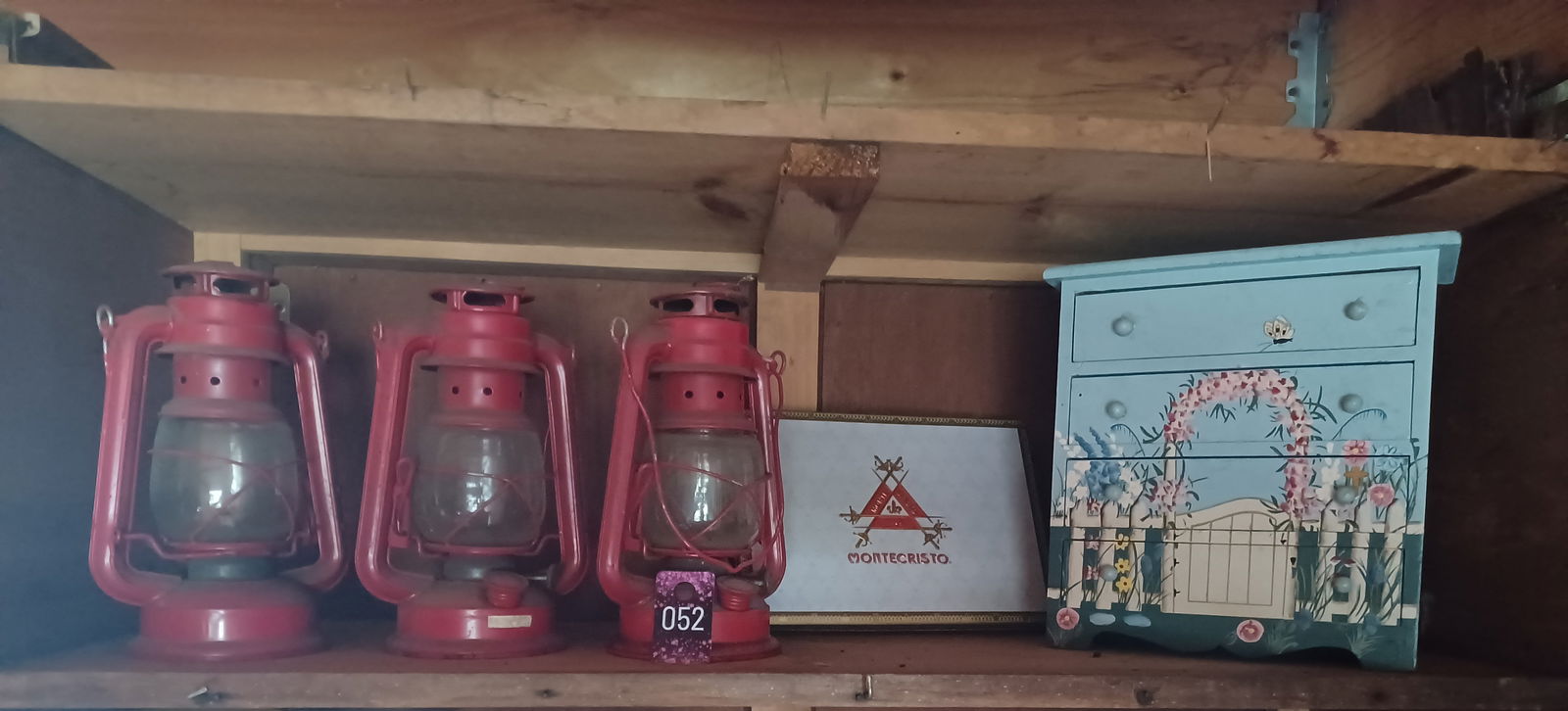 Lot Lanterns and Jewelry Box: see photos for details