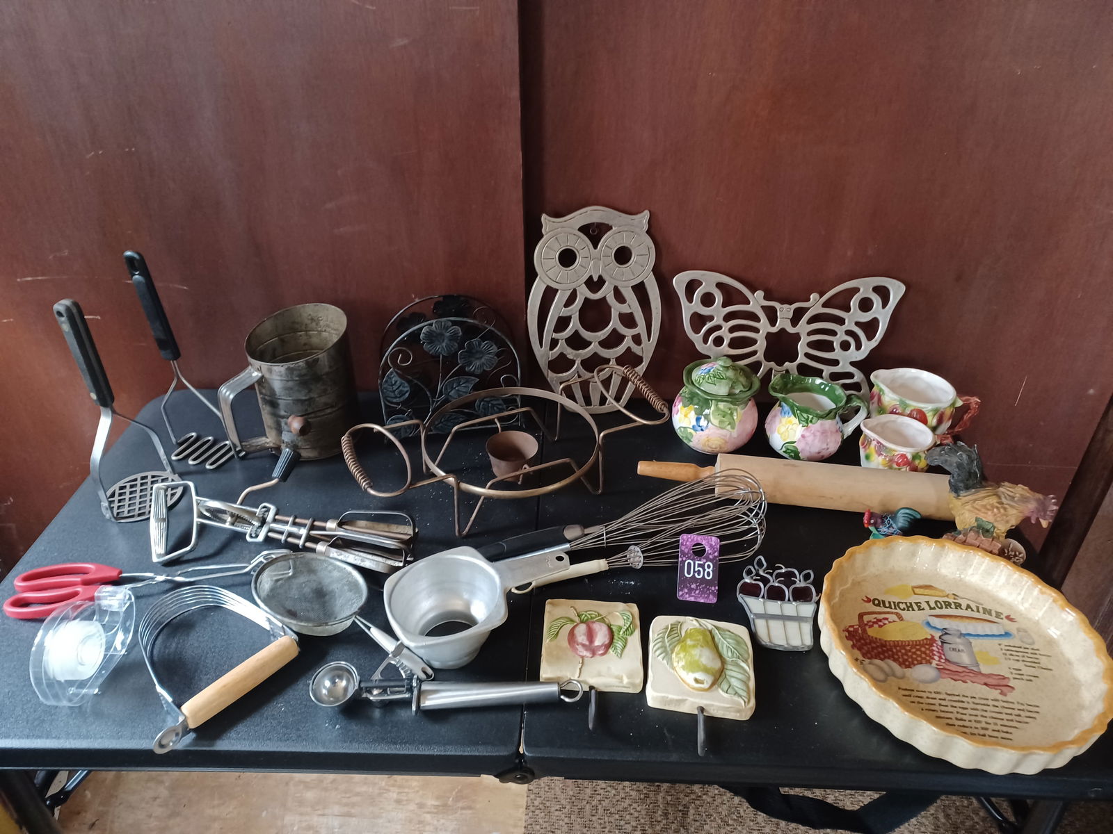 Kitchen Lot: see photos for details/ decor, vintage utensils, trivets