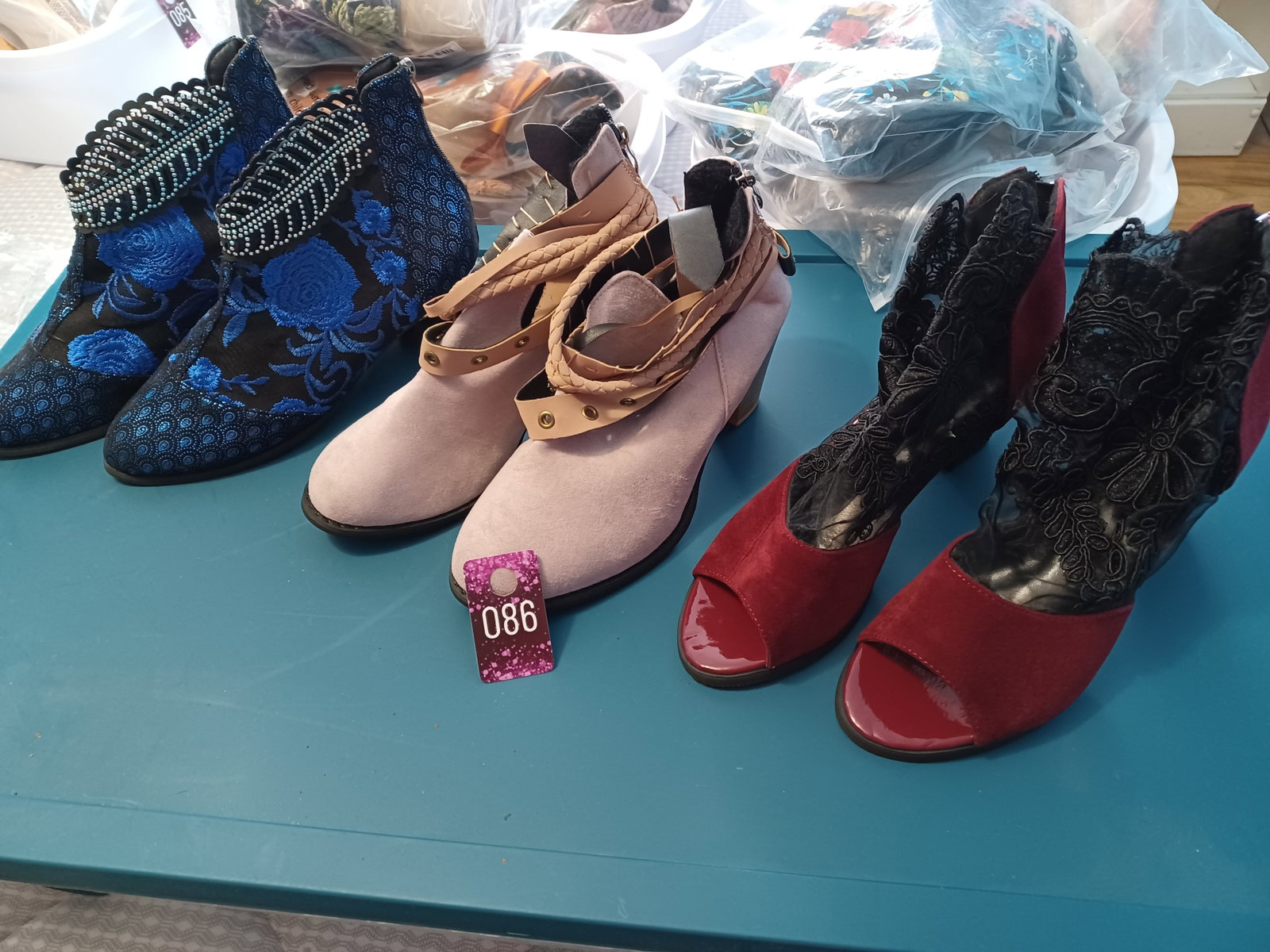 NEW 3 pait womens size 9 Shoes: see photos for details