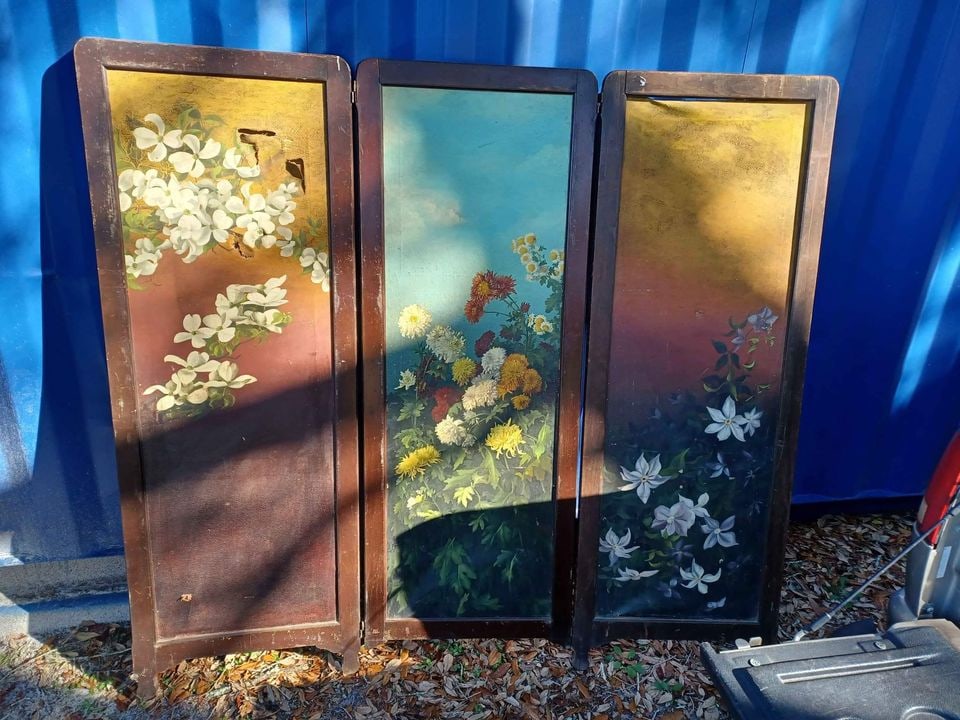 Vintage 1920's Privacy Screen with 3 Large Oil on Canvas Paintings (1 of 10)