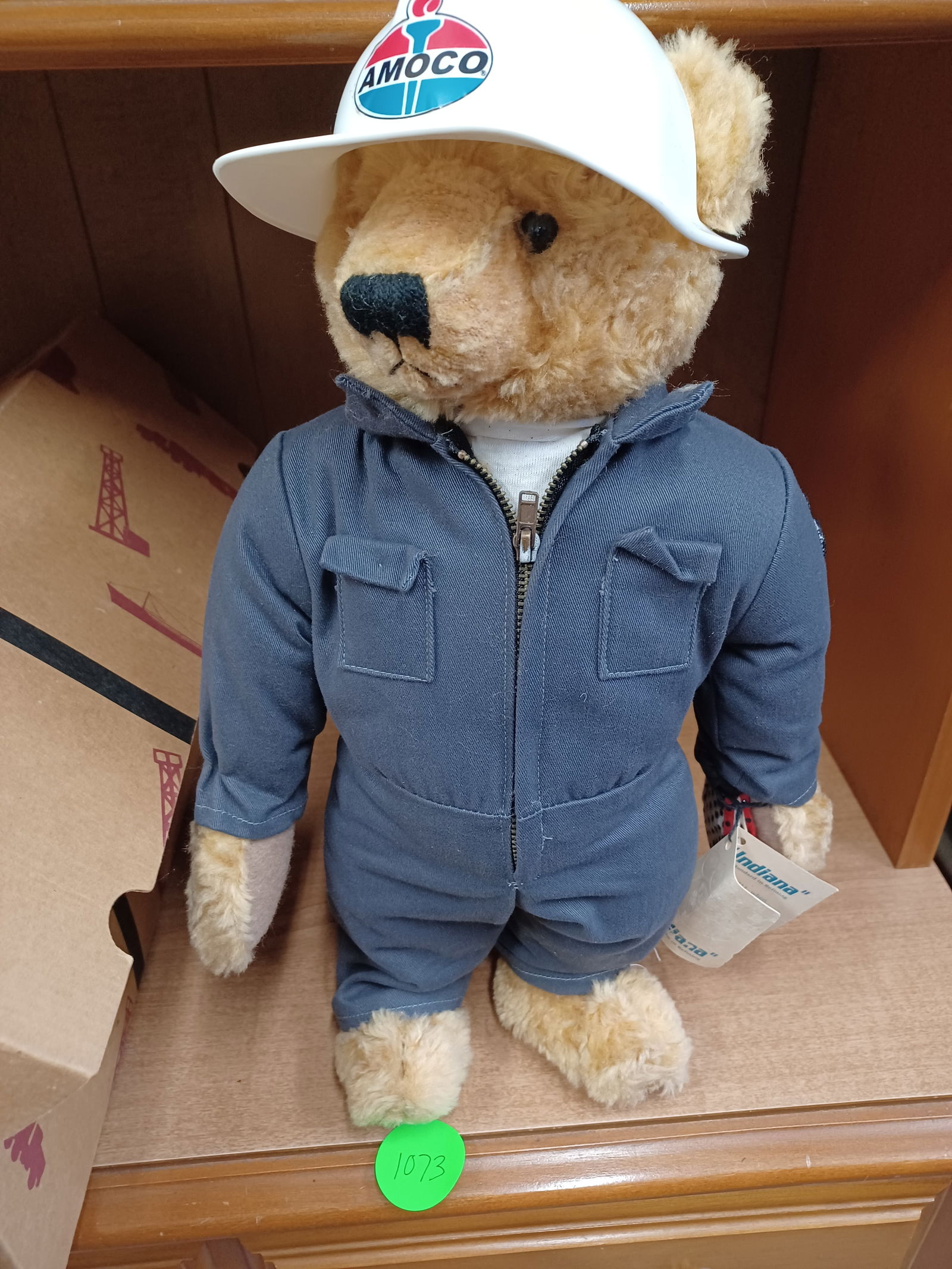 Indiana / Amaco Gas Bear in box (1 of 6)