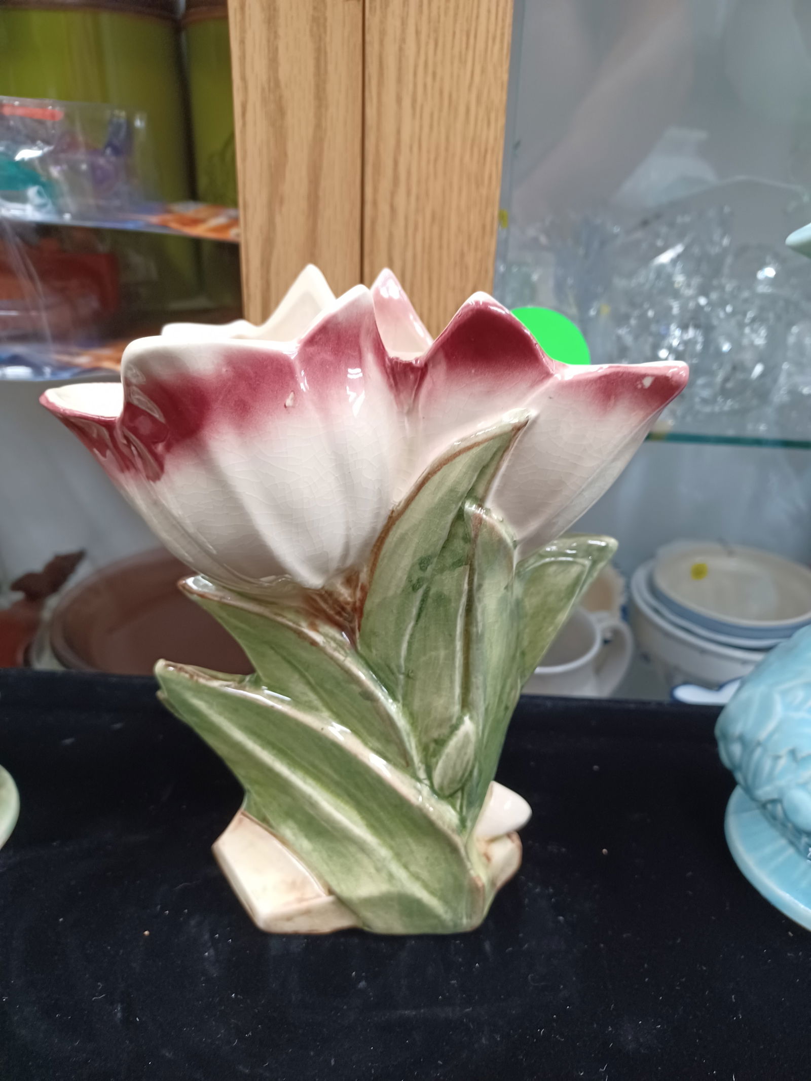 Vintage Rare McCoy Tulip Pottery Vase (1 of 4)