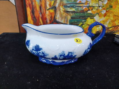 Contemporary Flow Blue Gravy Boat: See photos for details