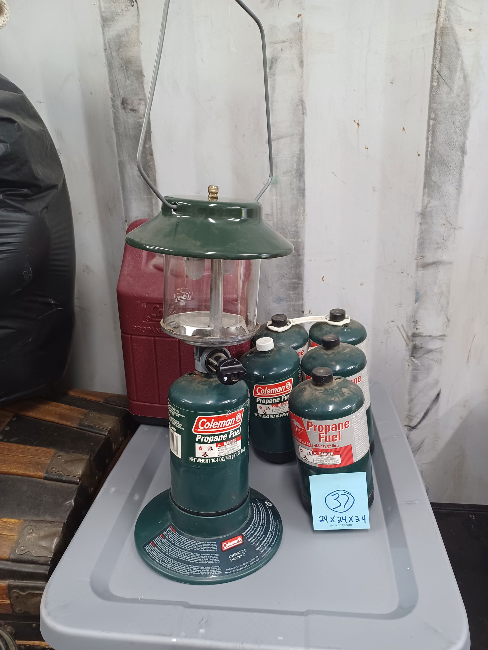 LOT Coleman Lantern & Propane Fuel Tanks (1 of 4)