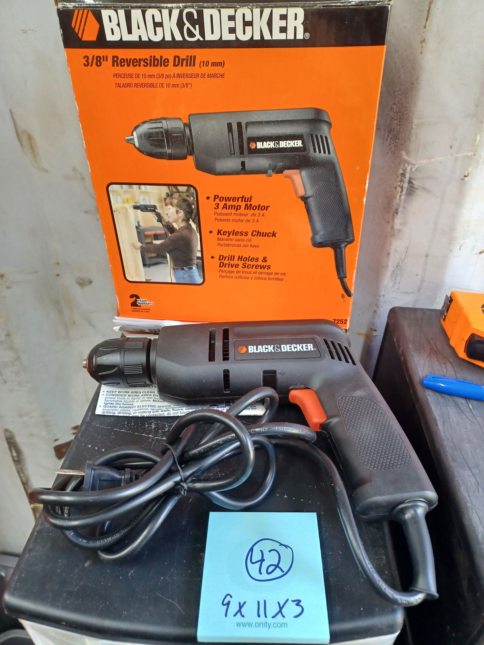 Black & Decker 3?8" Reversible Drill (1 of 3)