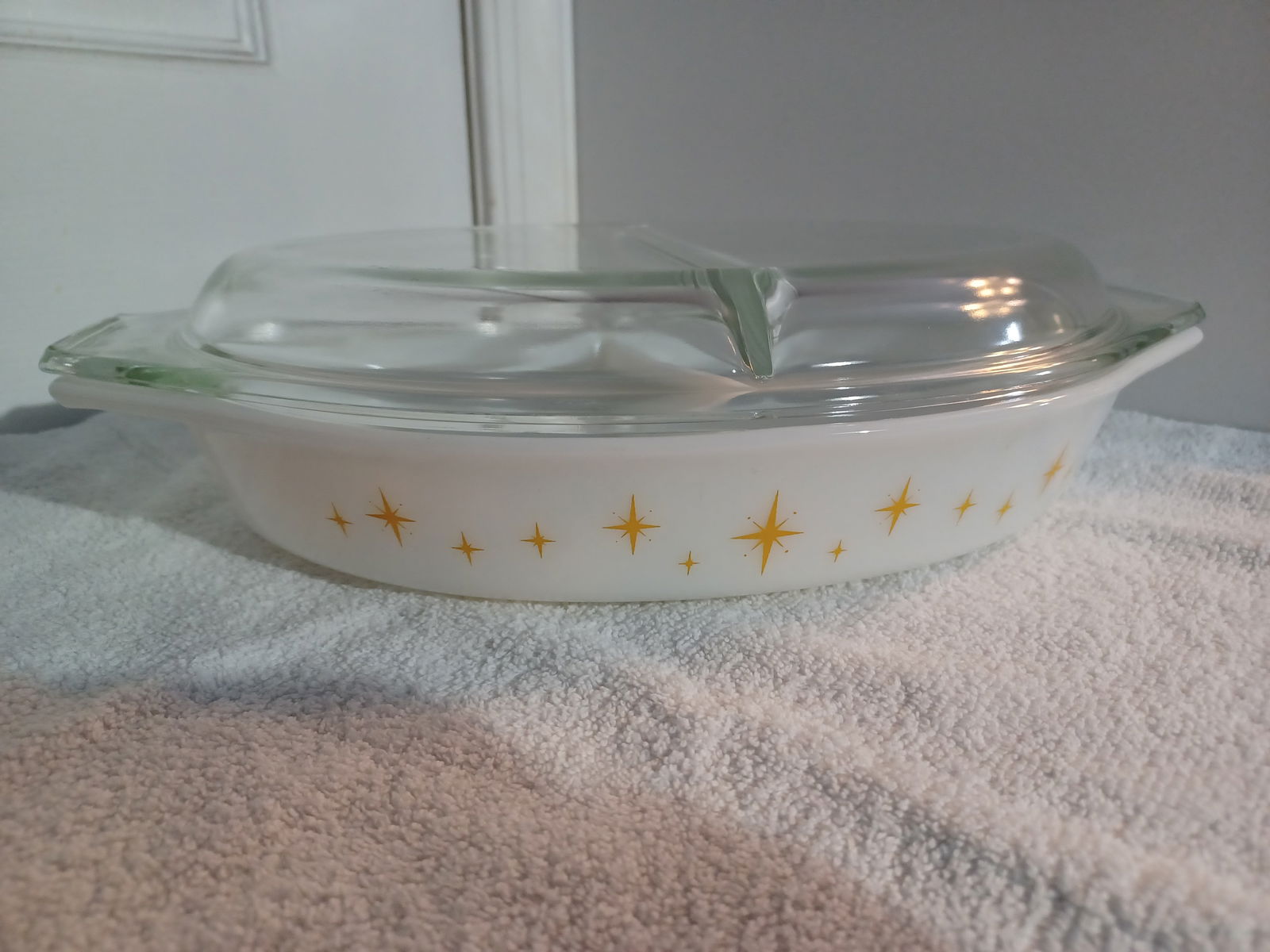 Pyrex Yellow Constellation Atomic Starburst Divided Casserole (1 of 6)