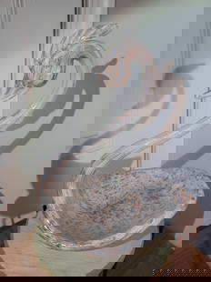 Vintage Mid Century Modern Italian Art Glass Swan with Gold Flakes: Vintage Mid Century Modern Italian Art Glass Swan with Gold Flakes