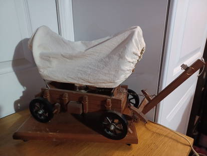 Vintage Wood Covered Wagon Lamp: Vintage Wood Covered Wagon Lamp
