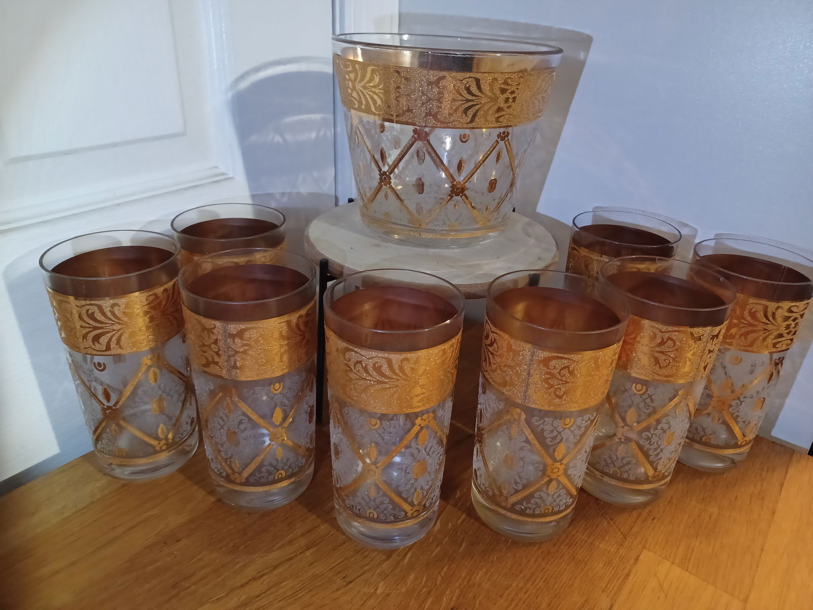 Vintage Mid Century Modern 22kt Gold Trimmed Ice Bucket & 8 Glasses (1 of 10)