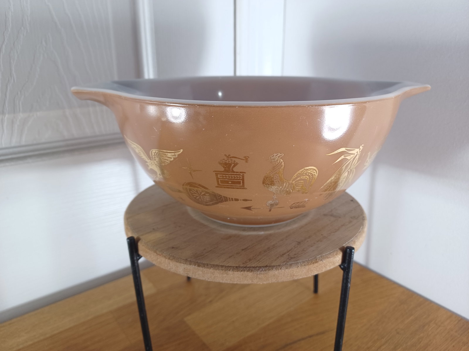 Vintage Pyrex Americana Cindarella Mixing Bowl: Vintage Pyrex Americana Cindarella Mixing Bowl