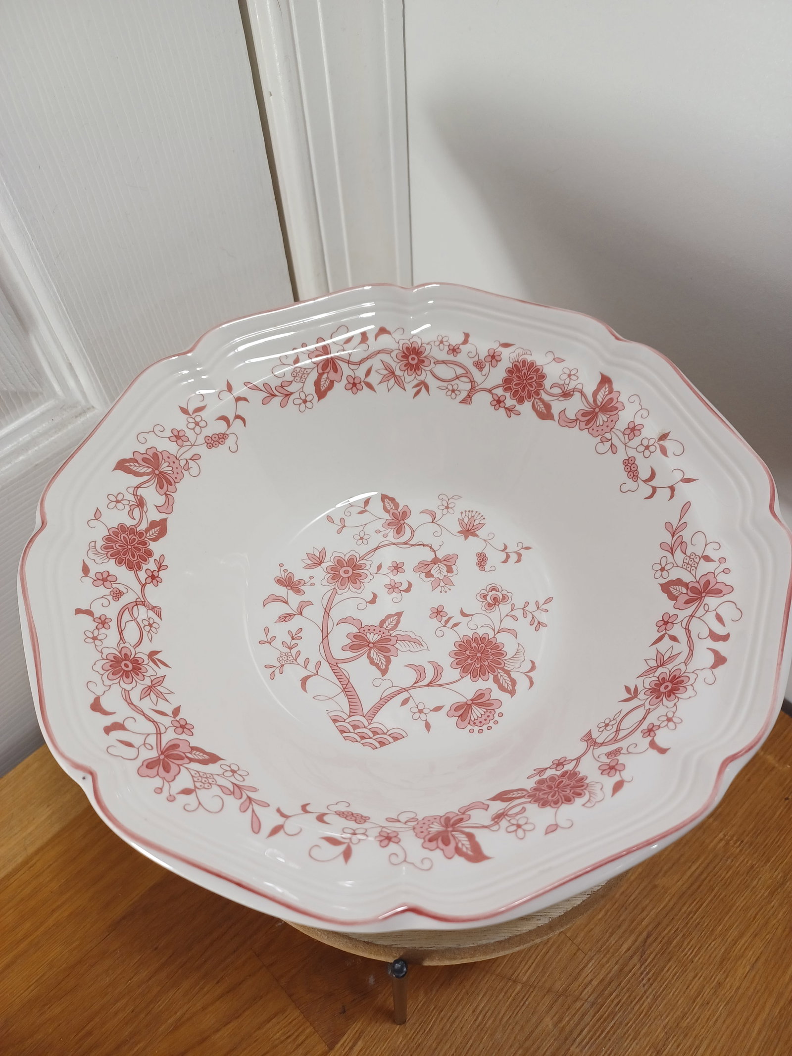 Ornate Porcelain Serving Bowl: Ornate Porcelain Serving Bowl