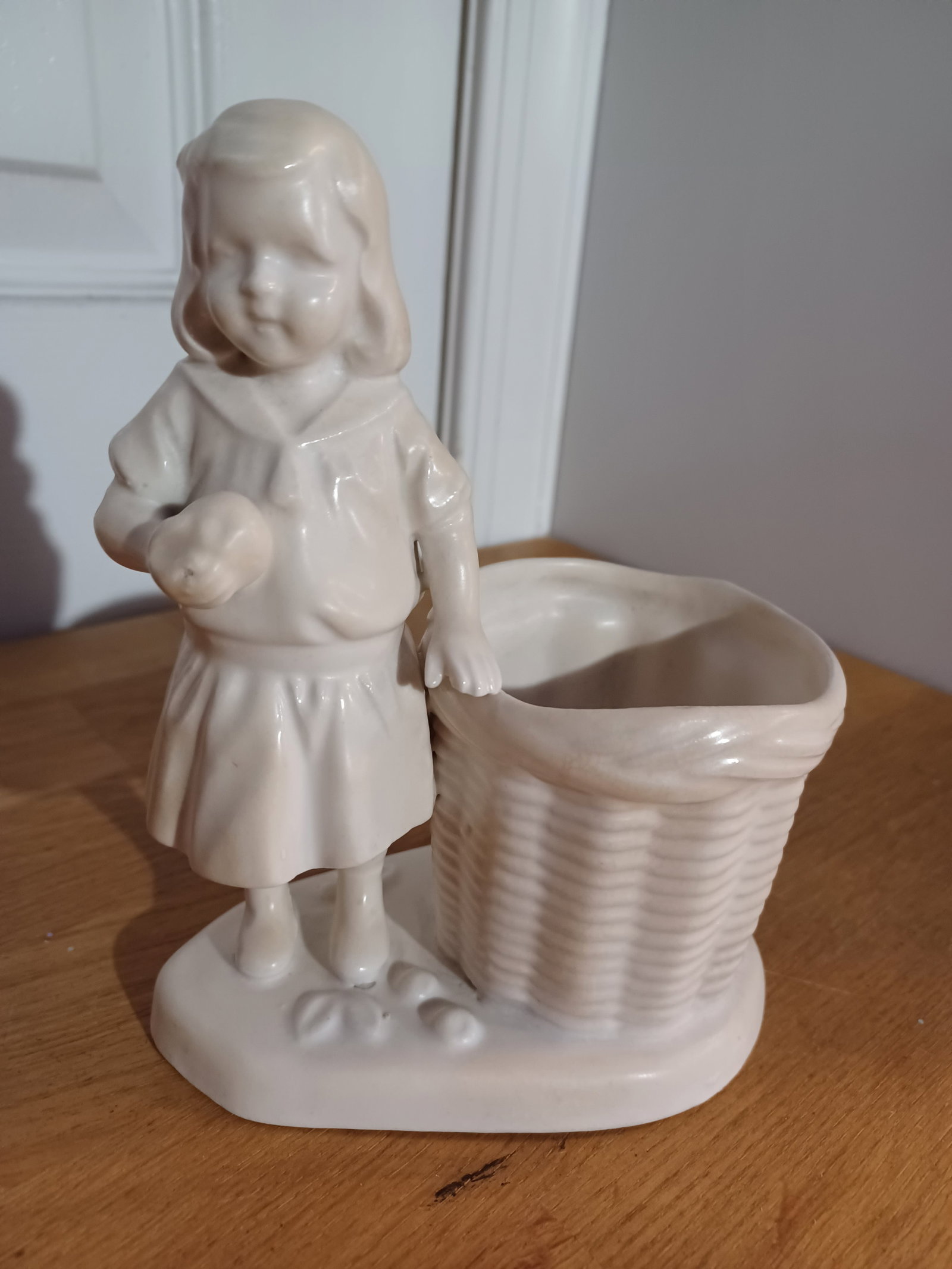 Vintage Pottery Vase Girl with Basket: Vintage Pottery Vase Girl with Basket
