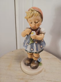 Goebel Hummel Figurine 1972 #380