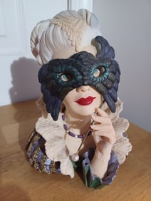 Limited Edition Cameo Girls Deluxe Lady Vase Abigail 1780 Masquerade
