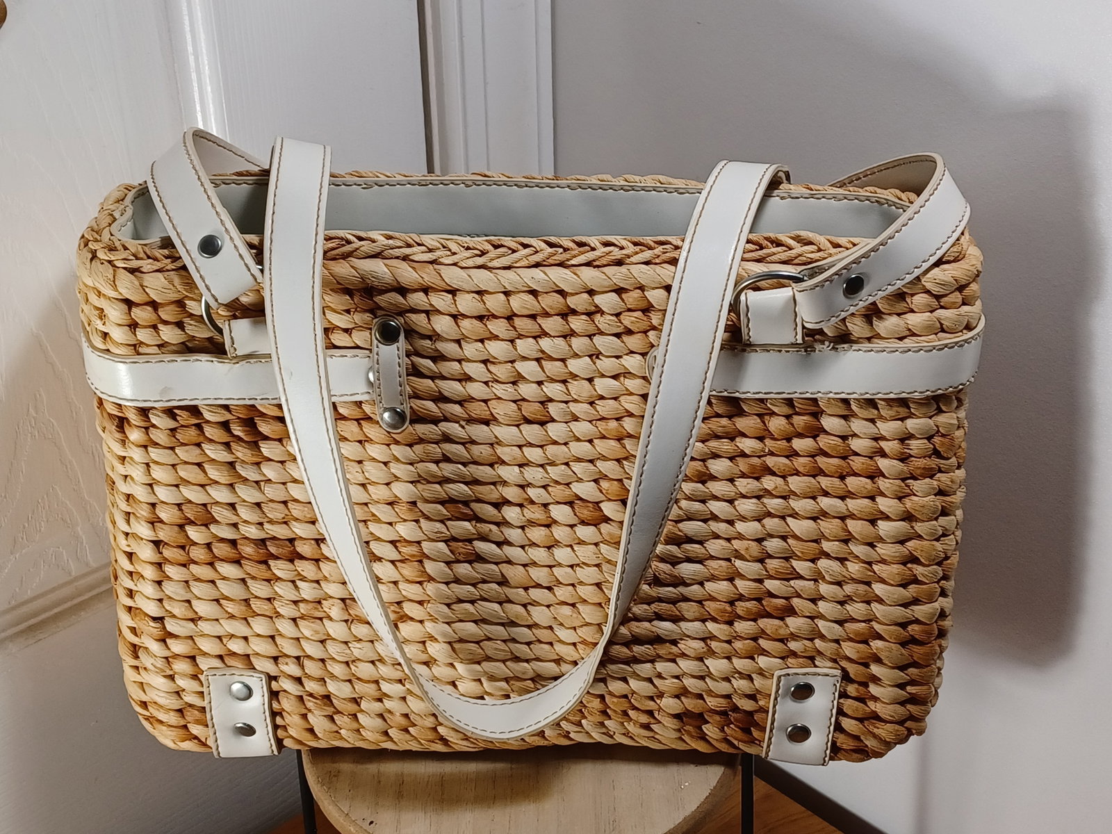 Vintage Style Woven Basket Purse: Vintage Style Woven Basket Purse