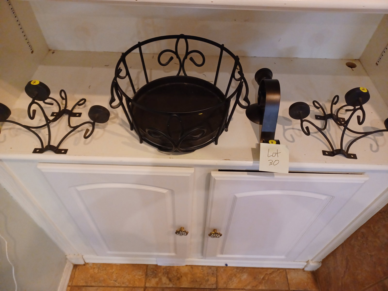 Lot of Wrought Iron D?cor: Lot of Wrought Iron D?cor