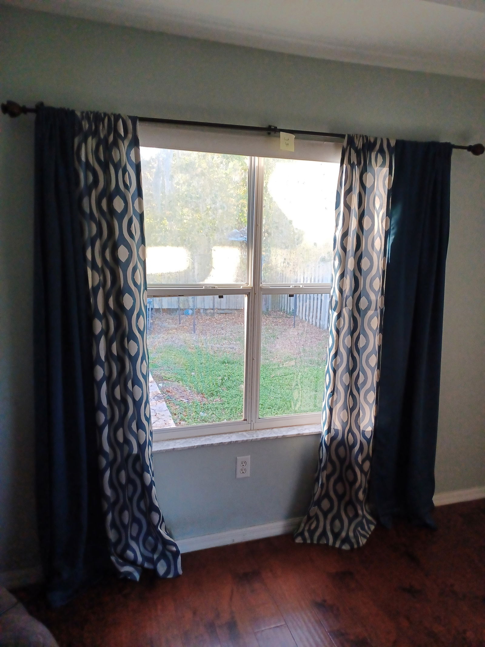 Curtains & Rod: Curtains & Rod