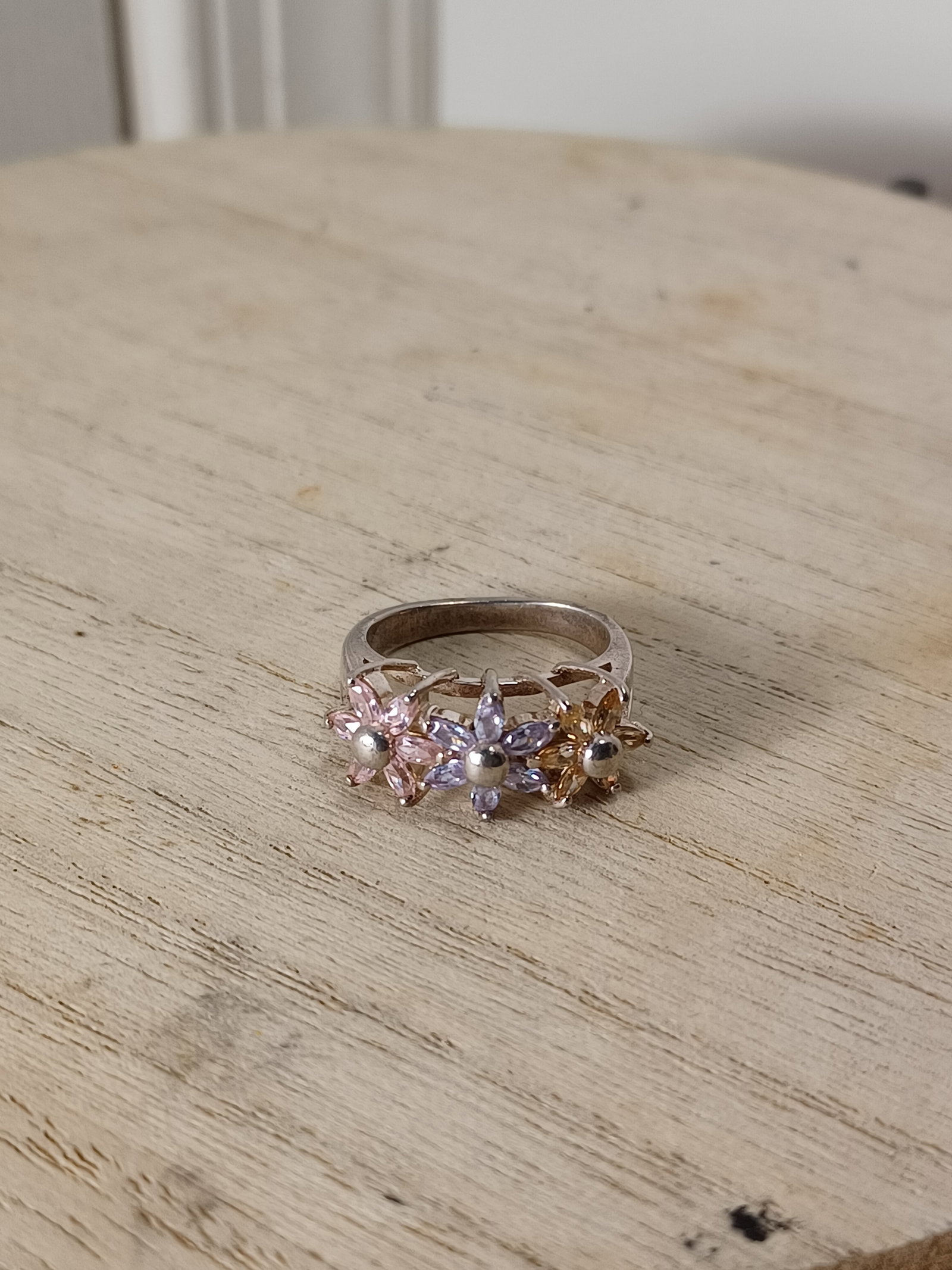 Vintage Sterling Flower Ring Size 6 (1 of 7)