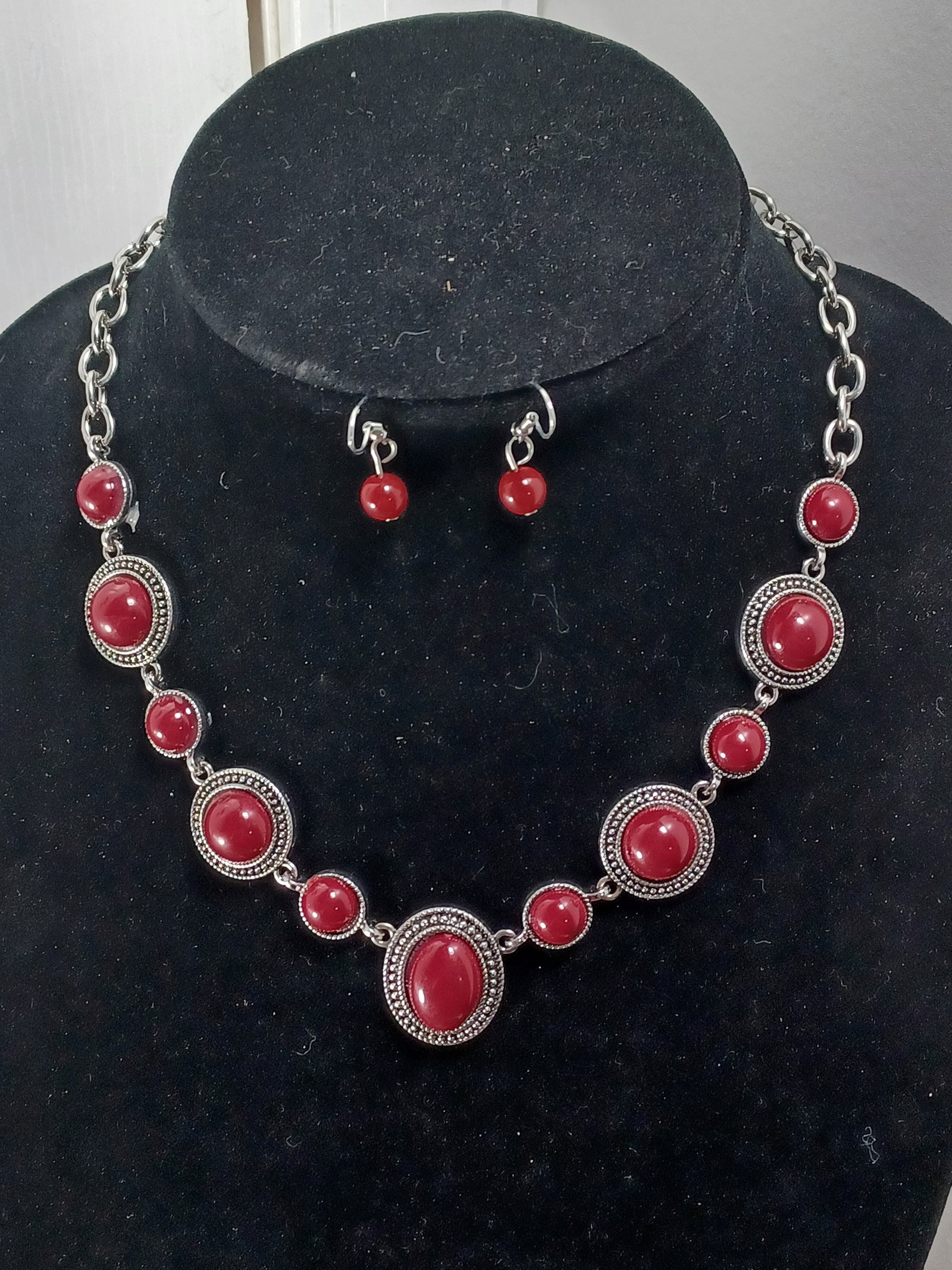 Red Stone necklace & earrings: Red Stone necklace & earrings