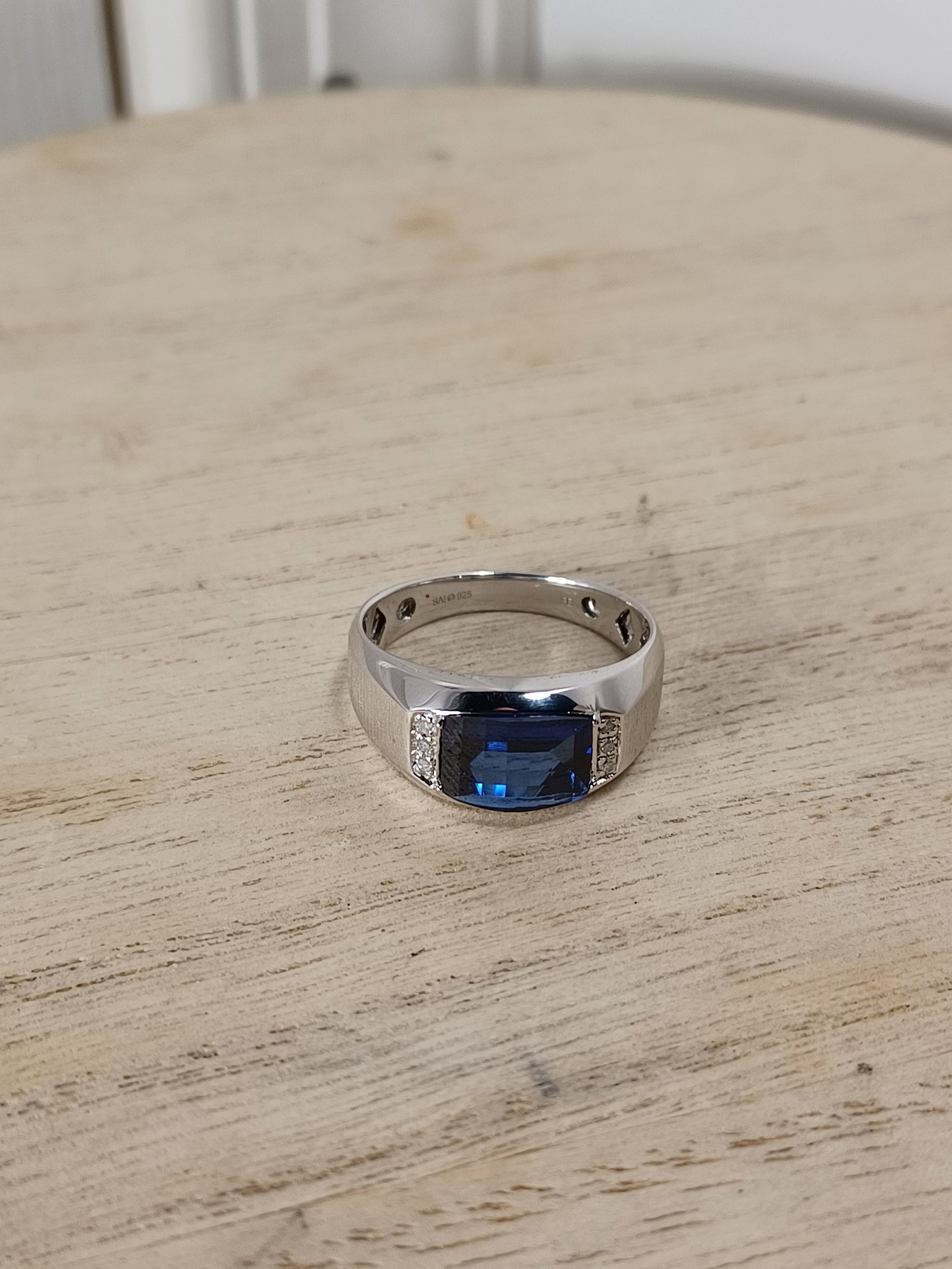NEW Men's Sterling Ring with Saphire & Diamonds (1 of 7)