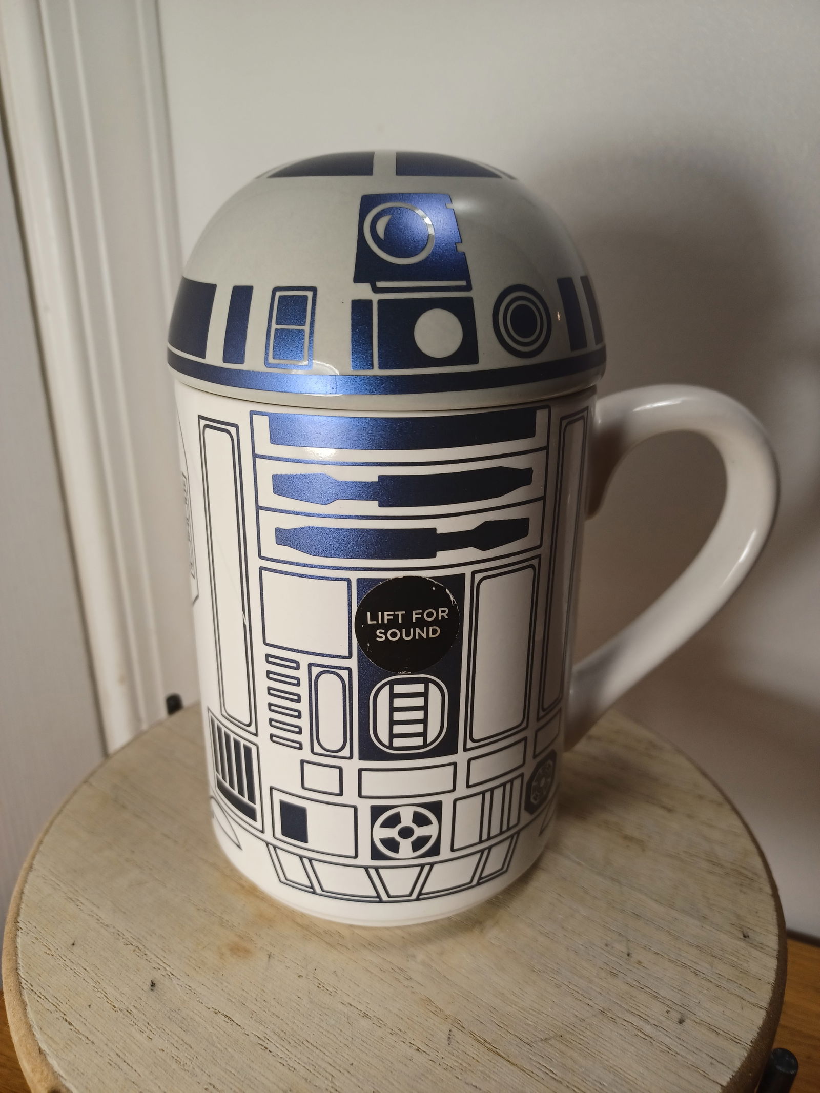 Star Wars R2-D2 Coffee Mug / Plays Sound (1 of 6)