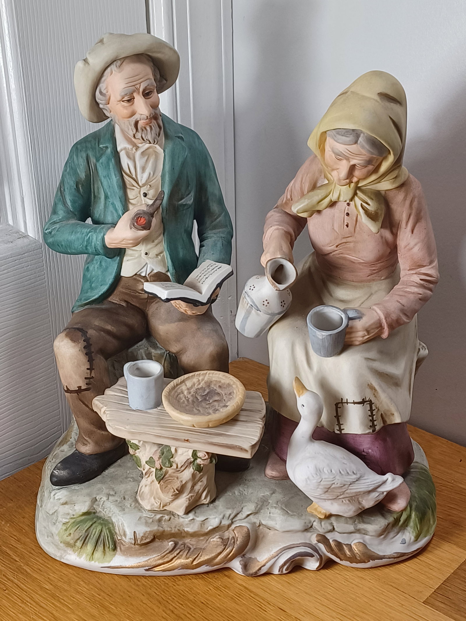 Vintage Large Porcelain Statue: Vintage Large Porcelain Statue