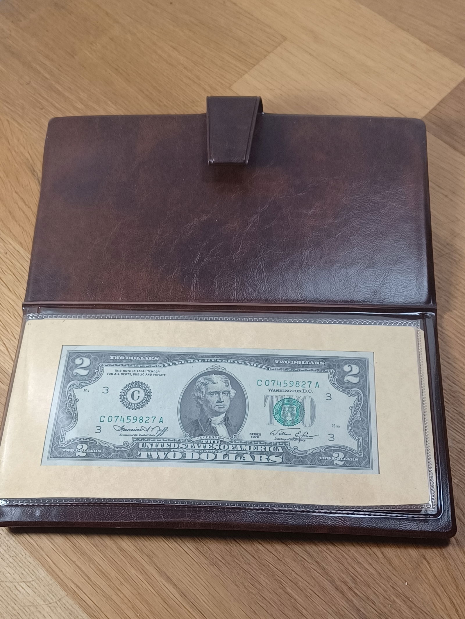 1976 $2 Bill in Case (1 of 7)