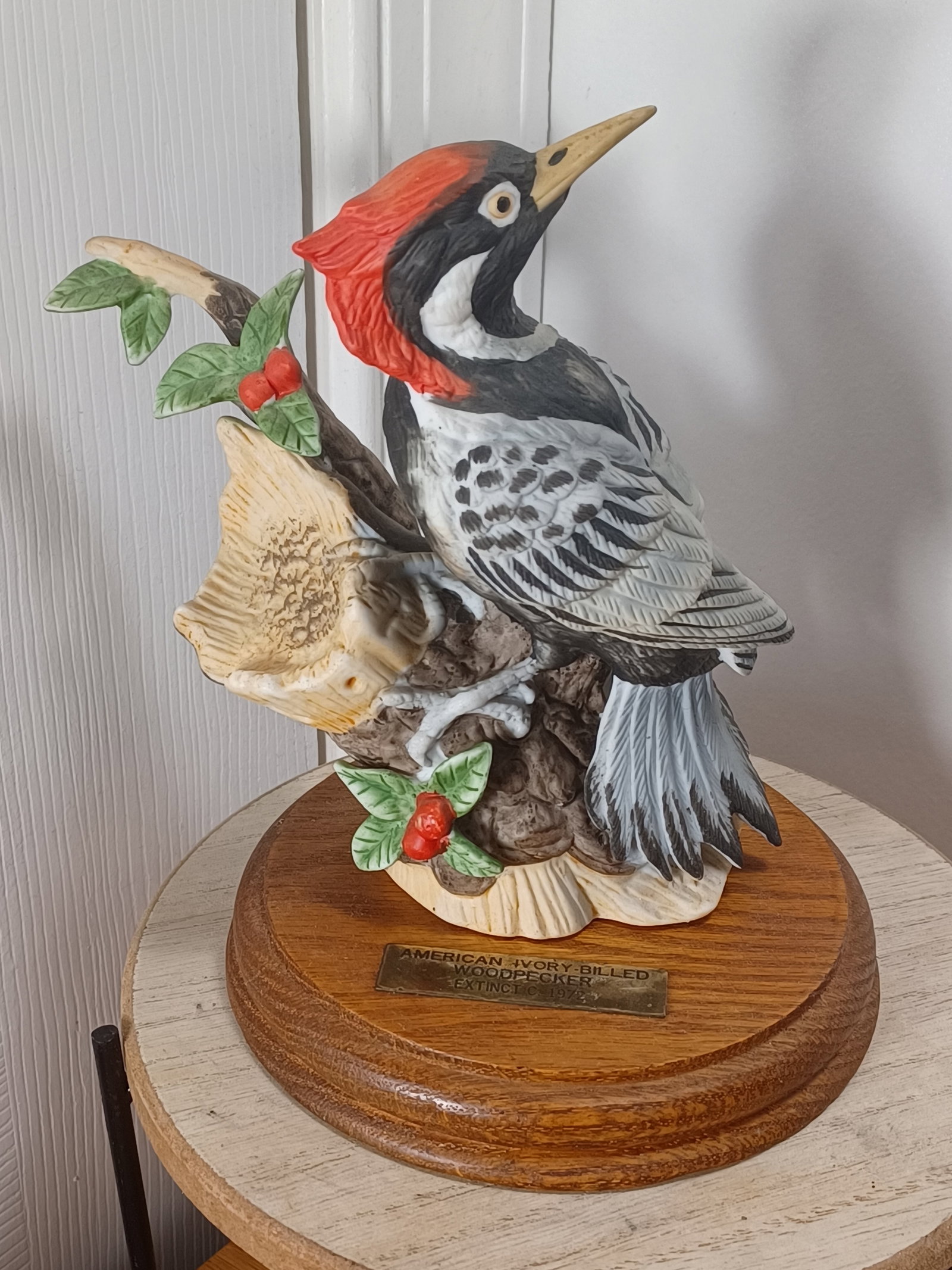 American Ivory Billed Woodpecker Porcelain Figure on Stand: American Ivory Billed Woodpecker Porcelain Figure on Stand