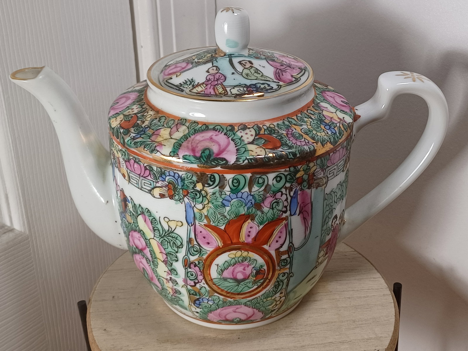 Vintage Asian Gold Trimmed Teapot: Vintage Asian Gold Trimmed Teapot